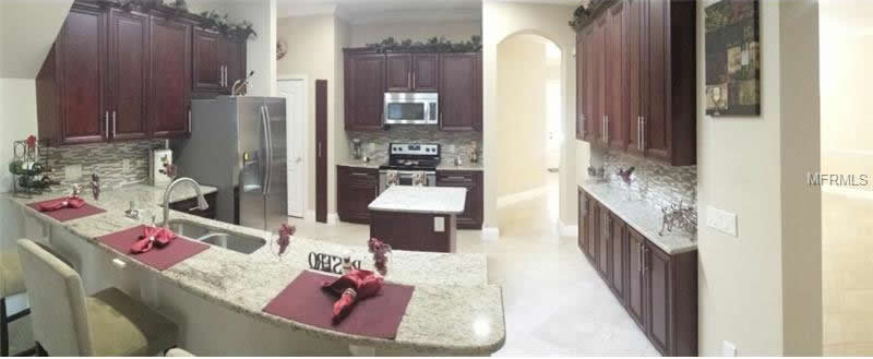 Casarão de 5 quartos com sala de cinema dentro casa em Windermere - Orlando $459,900