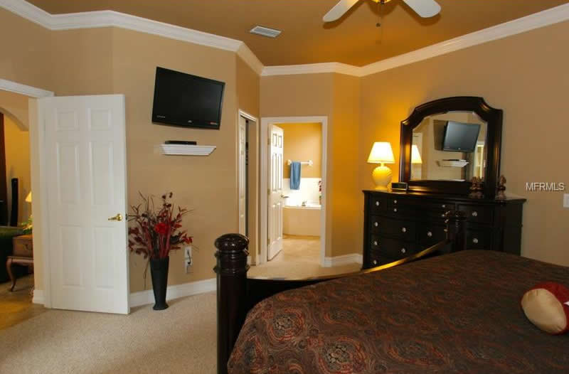 Casarão de 5 quartos com piscina - pronta para férias e aluguel temporário em Davenport - Orlando $299,900