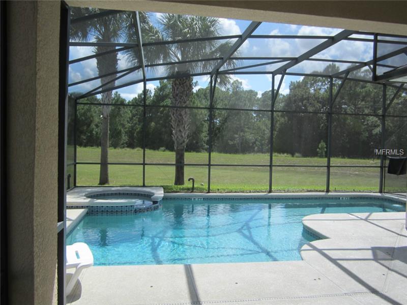 Casa de 4 quartos com piscina pronta para alugar ou morar em Davenport - Orlando $259,000