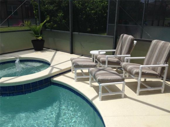 Casa de 4 quartos mobiliado com Piscina em Condominio - Orlando $217,500