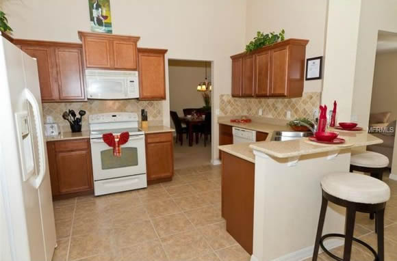 Casa de 4 quartos mobiliado com Piscina em Condominio - Orlando $217,500