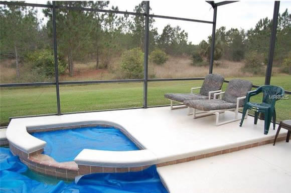 Casa com piscina mobiliada pronto para morar ou alugar em Davenport - Orlando $199,000