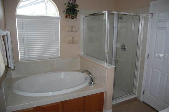 Casa com piscina mobiliada pronto para morar ou alugar em Davenport - Orlando $199,000