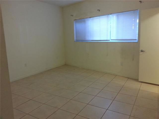 Apartamento em Frente ao Canal em Miami Beach $160,000