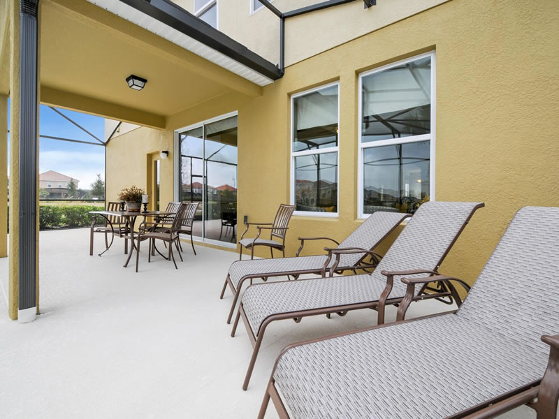 Nova Casa com 6 quartos e Piscina e Spa Particular em Solterra Resort Condominio - Orlando $449,000