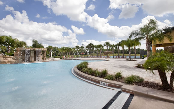 Nova Casa com Piscina em Paradise Palms Resort Condominio - Orlando $413,000