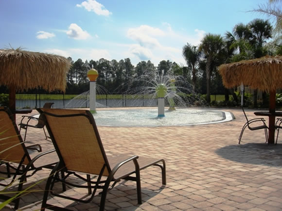 Nova Casa com Piscina em Paradise Palms Resort Condominio - Orlando $413,000