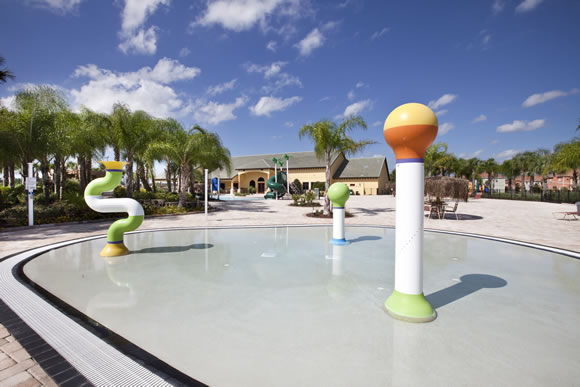 Nova Casa com Piscina em Paradise Palms Resort Condominio - Orlando $413,000