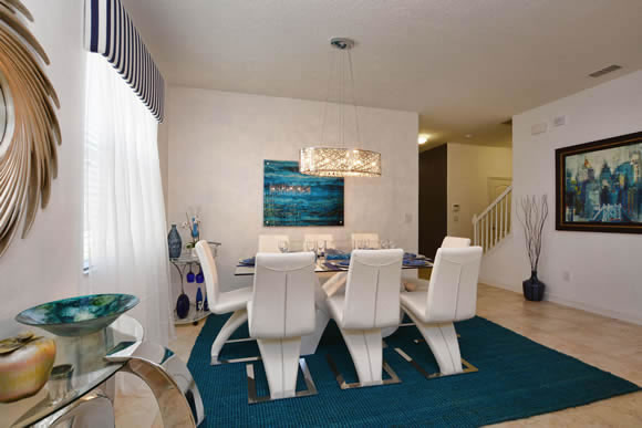 Nova Casa com Piscina em Paradise Palms Resort Condominio - Orlando $413,000