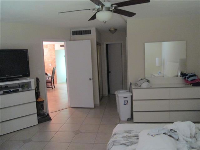 Apartamento em Aventura $154,900