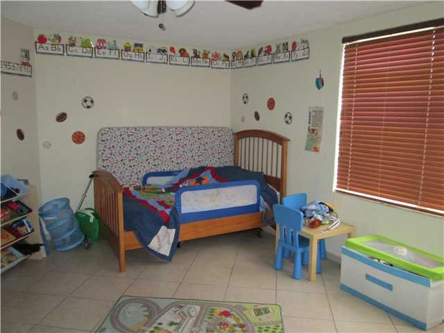 Apartamento em Aventura $154,900