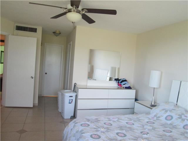 Apartamento em Aventura $154,900