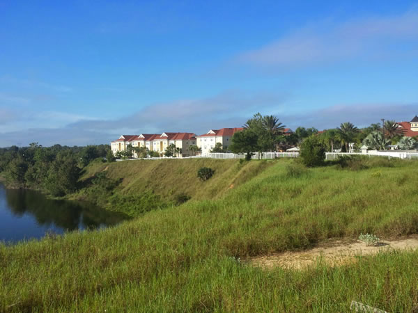 Nova casa de ferias Mobiliada com piscina particular em Crystal Ridge Resort - Orlando - 5 quartos $359,000