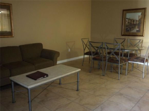 Apartamento de 3 Quartos em Resort Worldquest Perto de International Drive- Orlando  $169,000