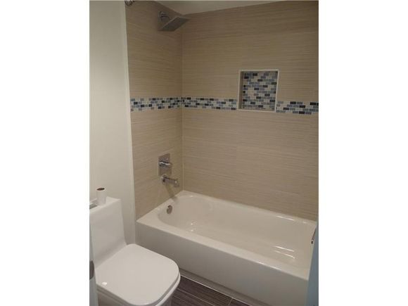 Apartamento A Venda em Aventura - Miami  2 dormitorios - reformado - $275,000