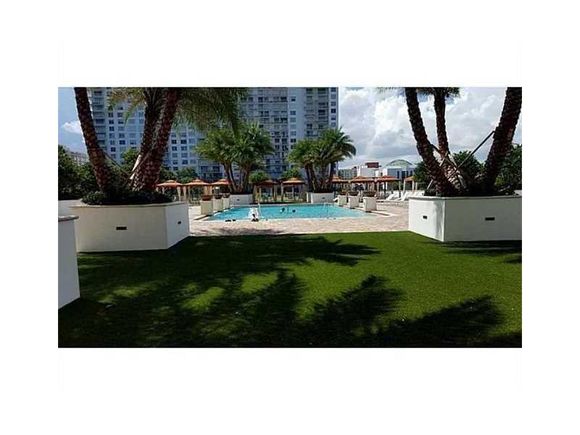 Apartamento com visto do mar em Aventura - Miami-$259,000