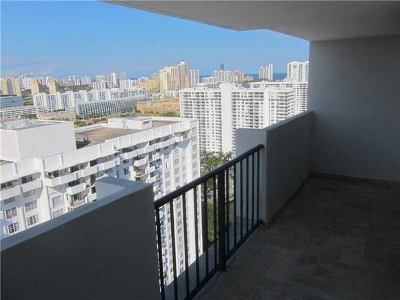 Apartamento 2 dormitorios todo reformado e mobiliado - Miami - $258,500