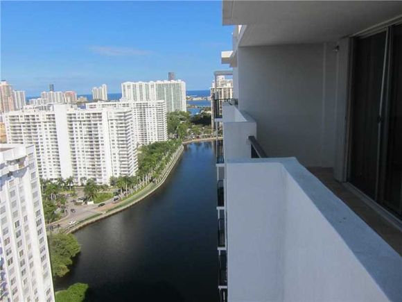 Apartamento 2 dormitorios todo reformado e mobiliado - Miami - $258,500