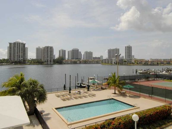 Apartamento com Vista do Mar - Miami 2 dormitorios - reformado - $269,900 