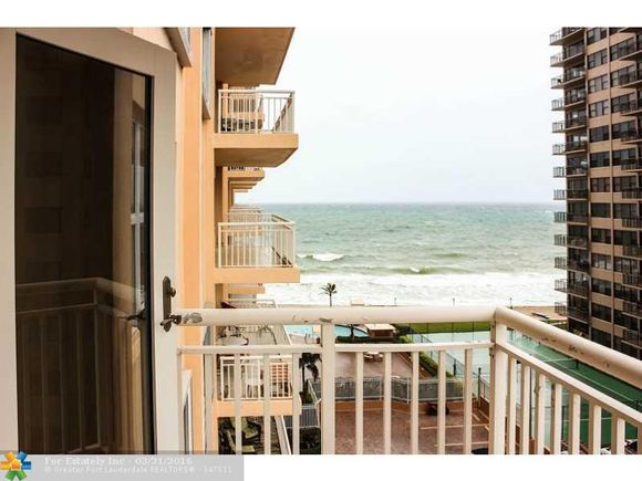 Apartamento em Frente a Praia em Fort Lauderdale, Florida -$497,500