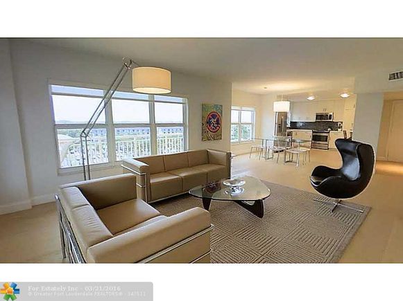 Apartamento em Frente a Praia em Fort Lauderdale, Florida -$497,500