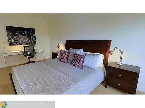 Apartamento em Frente a Praia em Fort Lauderdale, Florida -$497,500