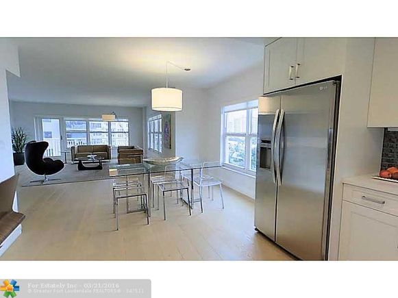 Apartamento em Frente a Praia em Fort Lauderdale, Florida -$497,500