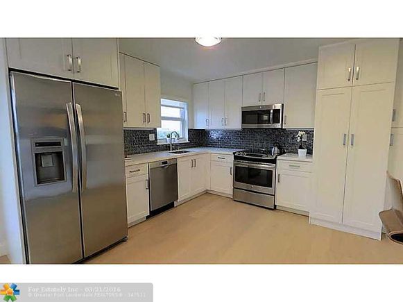 Apartamento em Frente a Praia em Fort Lauderdale, Florida -$497,500