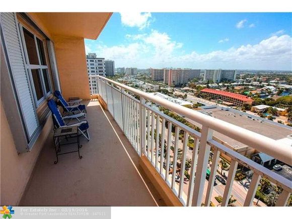 Apartamento Reformado em frente a praia em Fort Lauderdale, Flordia - $497,500