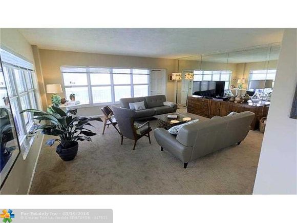 Apartamento Reformado em frente a praia em Fort Lauderdale, Flordia - $497,500