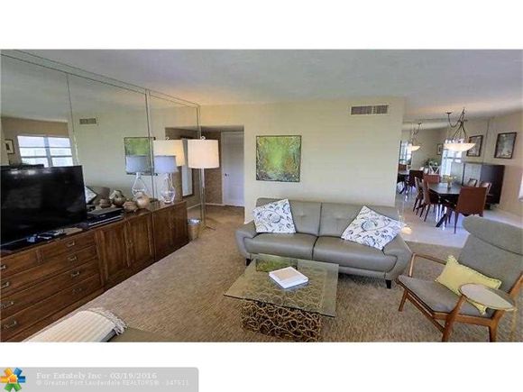 Apartamento Reformado em frente a praia em Fort Lauderdale, Flordia - $497,500