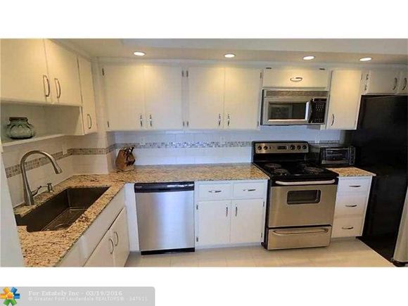 Apartamento Reformado em frente a praia em Fort Lauderdale, Flordia - $497,500