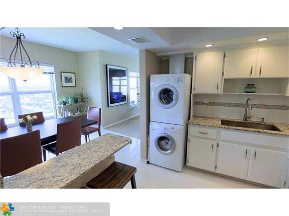 ApApartamento Reformado em frente a praia em Fort Lauderdale, Flordia - $497,500