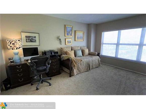 Apartamento Reformado em frente a praia em Fort Lauderdale, Flordia - $497,500