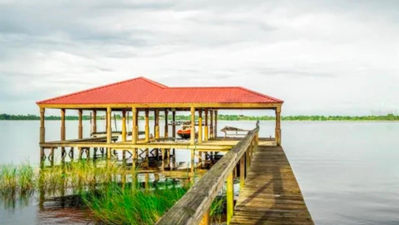 Mansao De Luxo e Fazenda em Frente a Lagoa entre Tampa e Orlando $4,900,000