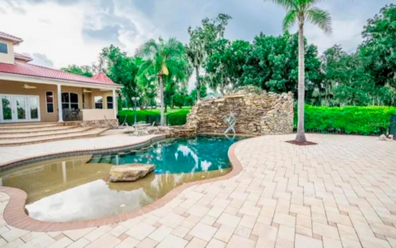 Mansao De Luxo e Fazenda em Frente a Lagoa entre Tampa e Orlando $4,900,000