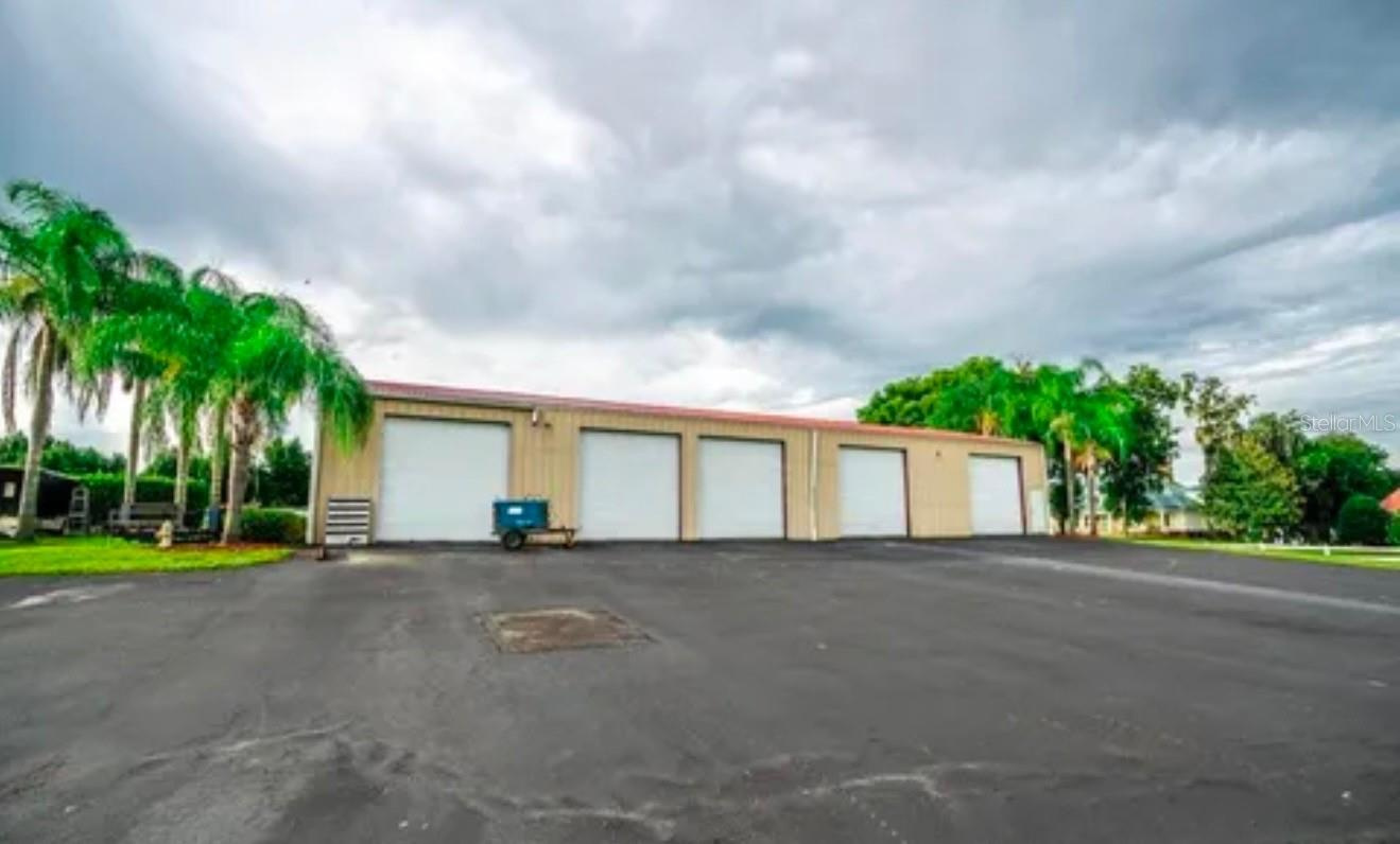 Mansao De Luxo e Fazenda em Frente a Lagoa entre Tampa e Orlando $4,900,000