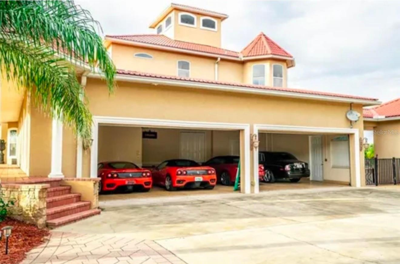Mansao De Luxo e Fazenda em Frente a Lagoa entre Tampa e Orlando $4,900,000
