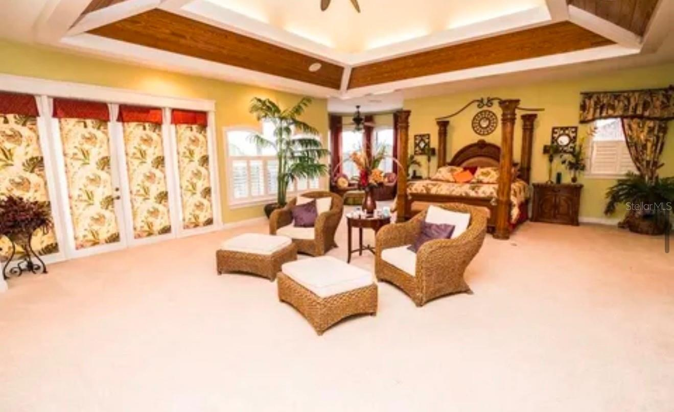 Mansao De Luxo e Fazenda em Frente a Lagoa entre Tampa e Orlando $4,900,000