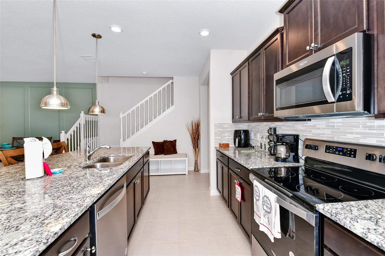 Casa 5 Dormitorios com piscina no Windsor Island Resort $469,999